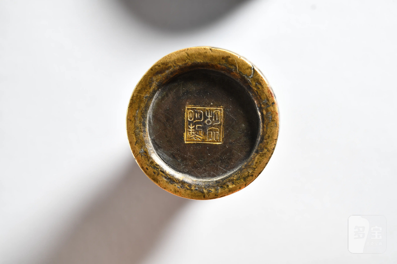 明 胡文明制铜鎏金炉瓶盒一组三件 - 图5